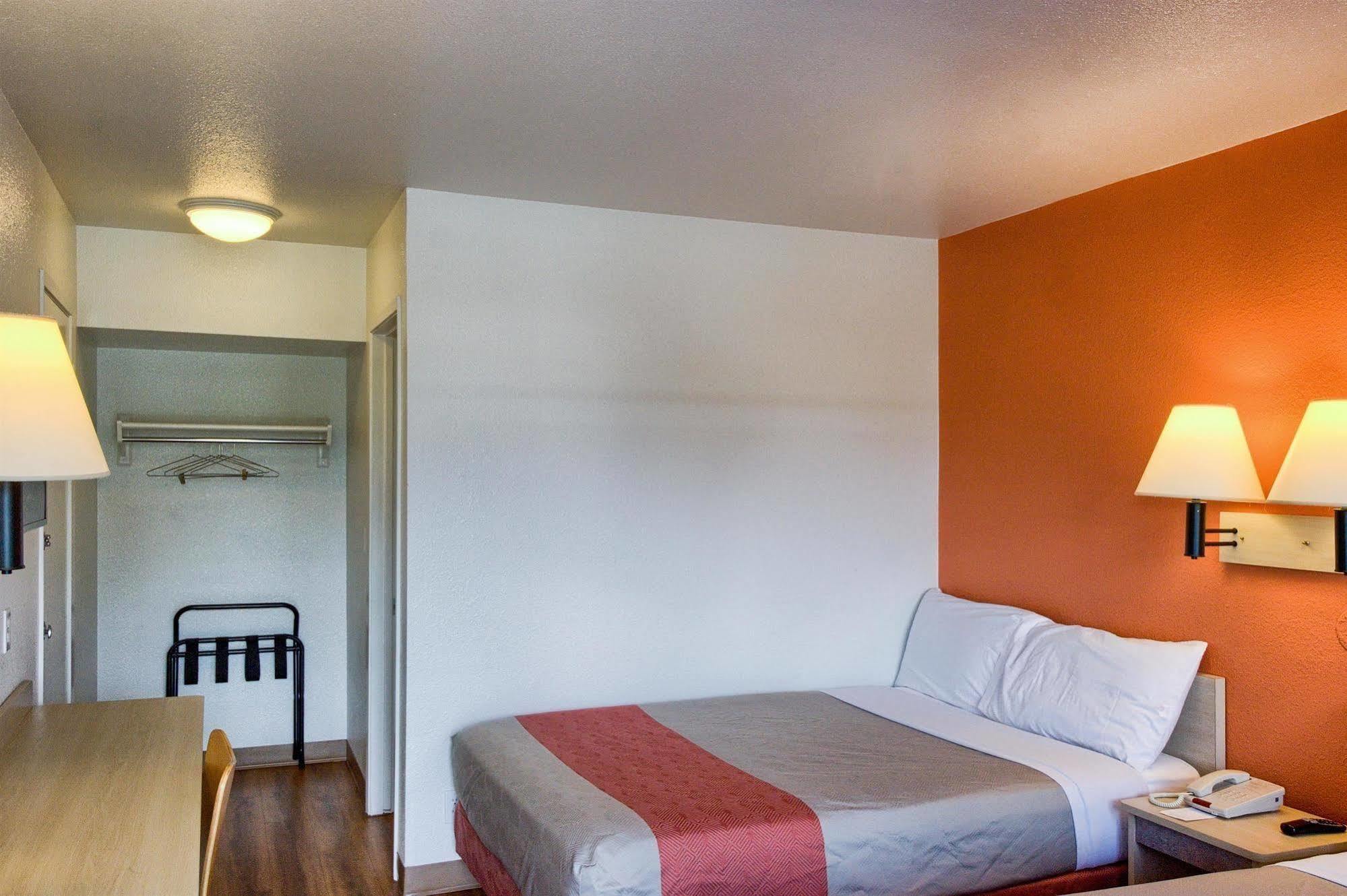Motel 6-Everett, Wa - North المظهر الخارجي الصورة